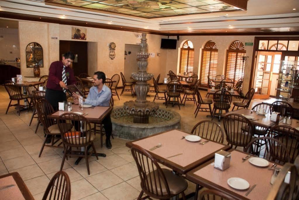 Hotel Villa Del Sol سيوداد خواريز المظهر الخارجي الصورة