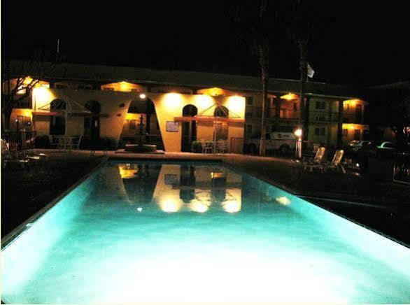 Hotel Villa Del Sol سيوداد خواريز المظهر الخارجي الصورة